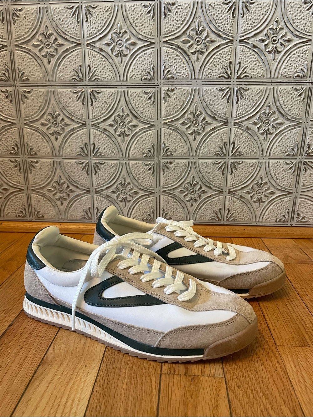 Tretorn White and Green Sneakers with Beige Suede Size 8